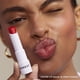 thumbnail image 3 of Bálsamo labial Honest Beauty, con color, antioxidante, acai, aguacate, vegano, 3 of 9