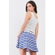thumbnail image 4 of Vestido Mini con Capas y Bordado Floral, sin Mangas, Cuello Redondo y Rayas Horizontales en Blanco y Azul Marino, 4 of 5