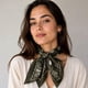 thumbnail image 5 of Pañuelo tipo seda 70 x 70 bandana elegante verde Talla Única, 5 of 5