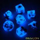 thumbnail image 3 of Juego de dados poliédricos Bescon bicolor azul que brilla en la oscuridad, 3 of 7