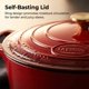 thumbnail image 4 of Olla Holandesa Ovalada La Cuisine 6.75 QT de Hierro Fundido en Color Cranberry, 4 of 9