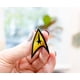 thumbnail image 4 of Alfiler esmaltado Delta Starfleet Command de Star Trek: The Original Series | Accesorios con insignia metálica para mochilas, ropa y sombreros, 4 of 8