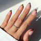 thumbnail image 1 of Uñas postizas Glamnetic forma almendra corta – Kit de 30 piezas, 1 of 9