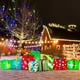 thumbnail image 1 of Cajas de regalo inflables de Navidad Sosation de 9 pies con 9 luces LED, 1 of 3