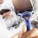 thumbnail image 2 of Cuchillas de repuesto Gillette Fusion 5 ProShield Chill para afeitadora manual para hombre, paquete de 4, llegan a las zonas más difíciles (16 unidades), 2 of 5