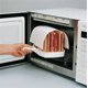thumbnail image 3 of La preparación de un plato de tocino para microondas Bacon Original reduce la grasa, 3 of 4