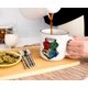 thumbnail image 4 of Taza Camper Silver Buffalo con el escudo de Hogwarts de Harry Potter, 590 ml, 4 of 6