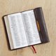 thumbnail image 3 of Biblia HarperCollins NKJV de cuero encuadernado negro, 3 of 9