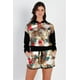 thumbnail image 1 of Conjunto de Top con Capucha y Shorts con Estampado Animal Efecto Satén Negro y Marfil, 1 of 5