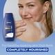 thumbnail image 4 of Set de cuidado de la piel Nivea Nourishing Body Wash 600 ml, loción corporal 400 ml, crema de manos 75 ml y bálsamo labial, 4 of 9