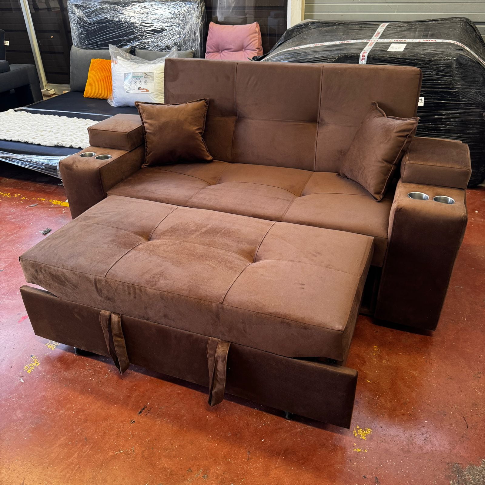 Camila Home - Sofá Cama Felpa Chocolate Elite 2 Plazas Con Puffs Y Respaldo Reclinable