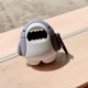 thumbnail image 2 of Funda genérica para AirPods 4 con tiburón divertido + limpiador + llavero, 2 of 7