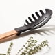 thumbnail image 4 of Servidor de pasta Epicurean Gourmet Series de nailon con mango natural, 4 of 4