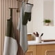 thumbnail image 2 of Guantes de cocina de silicona KitchenAid Evergreen resistentes al calor, 2 of 7