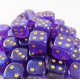 thumbnail image 4 of Dice Chessex Borealis 12 mm d6 Luminaria morada real/dorada x36, 4 of 4