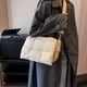 thumbnail image 5 of Bolso de mano acolchado para mujer, bolso acolchado, bolso de hombro acolchado, bolso de mano tejido de nailon, bolso bandolera de diseñador, bolso de plumas para mujer, 5 of 6