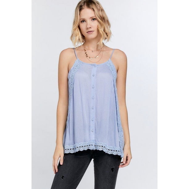 Camisola Estilo Bohemio con Ribete de Encaje Festoneado, Botones Detallados, Aberturas Laterales Texturizadas Sutiles y Capas Superpuestas.