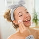 thumbnail image 3 of Diadema de spa para lavarse la cara y correa de muñeca a juego, diadema difusa para el cuidado de la piel para adolescentes y niñas, diadema suave para maquillaje facial para niños, 3 of 5