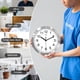 thumbnail image 5 of Reloj de pared HITO Silent con tapa de cristal de 10 pulgadas y aluminio plateado, 5 of 8