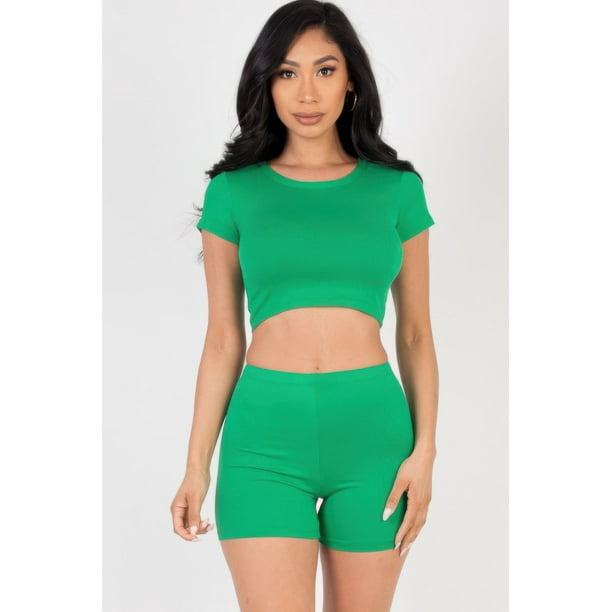 Conjunto de Top Corto de Manga Corta y Shorts