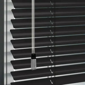 Bertex - Persiana De Aluminio Color Negro, Alto Ajustable Máximo De 140 Cm X Ancho A Elección Para Sala, Living, Oficina O Escritorio (150 Cm De Ancho X 140 Cm De Alto)