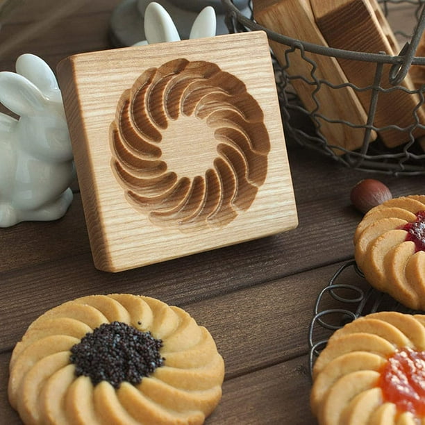 1pc Wooden Cookie Biscuit Mold Cookie Cutters Wooden Cookie Molds 3D Baking Mold Funny Embossing Craft Decorating Baking Tool, For Christmas Thanksgiving Halloween Easter Kitchen DIY