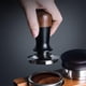 thumbnail image 3 of Espresso de 58 mm, cafetera de base ondulada de acero inoxidable, cafetera con muelle y tapa de madera de nuez, 3 of 3