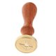 thumbnail image 2 of sello decorativo de Navidad inicial cera sello de metal moneda mango de madera n. ° 2, 2 of 3