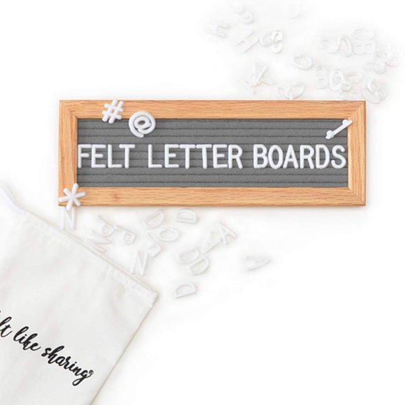 Pizarra de fieltro Felt Like Sharing de 25 x 9 cm con 150 letras