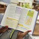 thumbnail image 3 of Biblia de estudio para niños Thomas Nelson NKJV, tapa dura, edades 7-12, 3 of 9