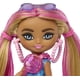thumbnail image 2 of Barbie Extra Mini Minis Doll con Cerdo Rubio con Rayas Rosadas, 2 of 3