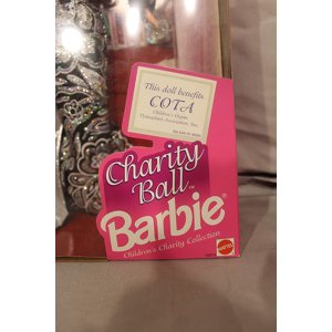 Barbie 18979 1997 Cota Charity Ball Doll Barbie Barbie