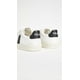 thumbnail image 2 of Zapatilla Veja Campo extra blanca/negra para hombre, talla 6, mediana, 2 of 3