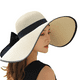 thumbnail image 1 of Sombrero de paja con lazo grande para mujer, gorra de playa grande, flexible, plegable y enrollable, sombrero para el sol, gorra de playa de verano con protección UV., 1 of 5