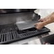 thumbnail image 4 of Plancha Weber Crafted de Acero al Carbono de Gran Formato, 4 of 7