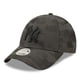 thumbnail image 3 of Jockey Gorra New Era Women's Camo 9FORTY New York Yankees Gris/Negro, 3 of 5