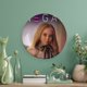 thumbnail image 5 of M3GAN: La película Megan Plato decorativo de porcelana fina (bone china), plato decorativo de cerámica para hogar, oficina, soporte de pared, platos decorativos para dormitorio - 6 pulgadas (15 cm), 5 of 6