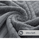 thumbnail image 2 of Toalla Extra Grande Microfibra Super Absorbente 90x180 cm Gris Rayas, 2 of 3