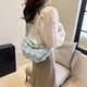 thumbnail image 4 of Bolso de mano acolchado para mujer, ligero y acolchado, tipo hobo, 2023, con pliegues en forma de nube., 4 of 5