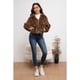 thumbnail image 3 of Chaqueta Corta Mujer Manga Larga Peluda Animal Print 6096, 3 of 4