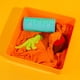 thumbnail image 2 of Lata de arena Play-Doh Sand contenedor sensorial jurasico, 2 of 5