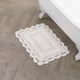 thumbnail image 1 of Alfombra de baño Laura Ashley reversible de ganchillo, 100% algodón, color marfil, 1 of 8