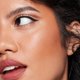 thumbnail image 3 of Polvo bronceador r.e.m. beauty Solar Storm Satín Mate, 3 of 6