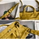 thumbnail image 3 of Bolso bandolera de lona de color liso para niña, bolso de estudiante portátil de lona de un solo hombro, 3 of 6