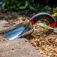 thumbnail image 2 of Recogedor manual Radius Garden 10611 ergonómico de aluminio rojo, 2 of 5