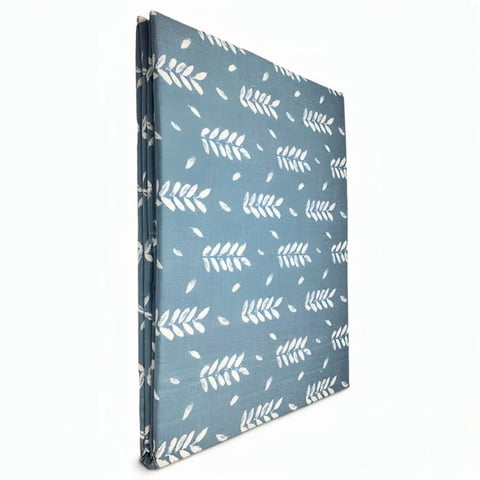 Mantel Rectangular Amelie Estampado / Celeste Hojas Blancas – Doral