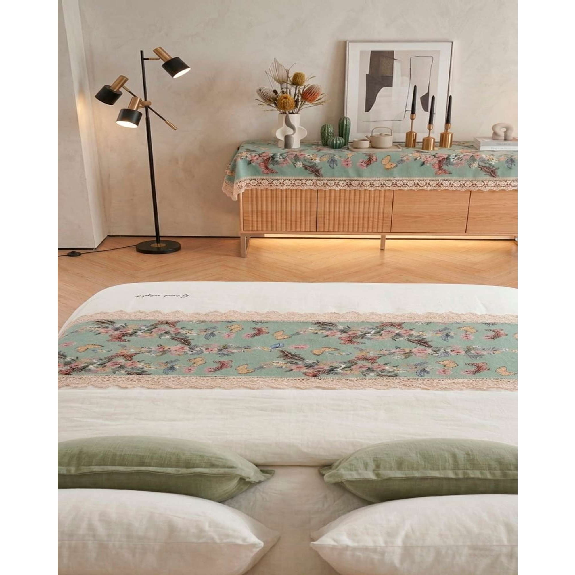 Mylhogar - Piecera De Cama Estampado Natural Chic Con Encaje 80x200cm