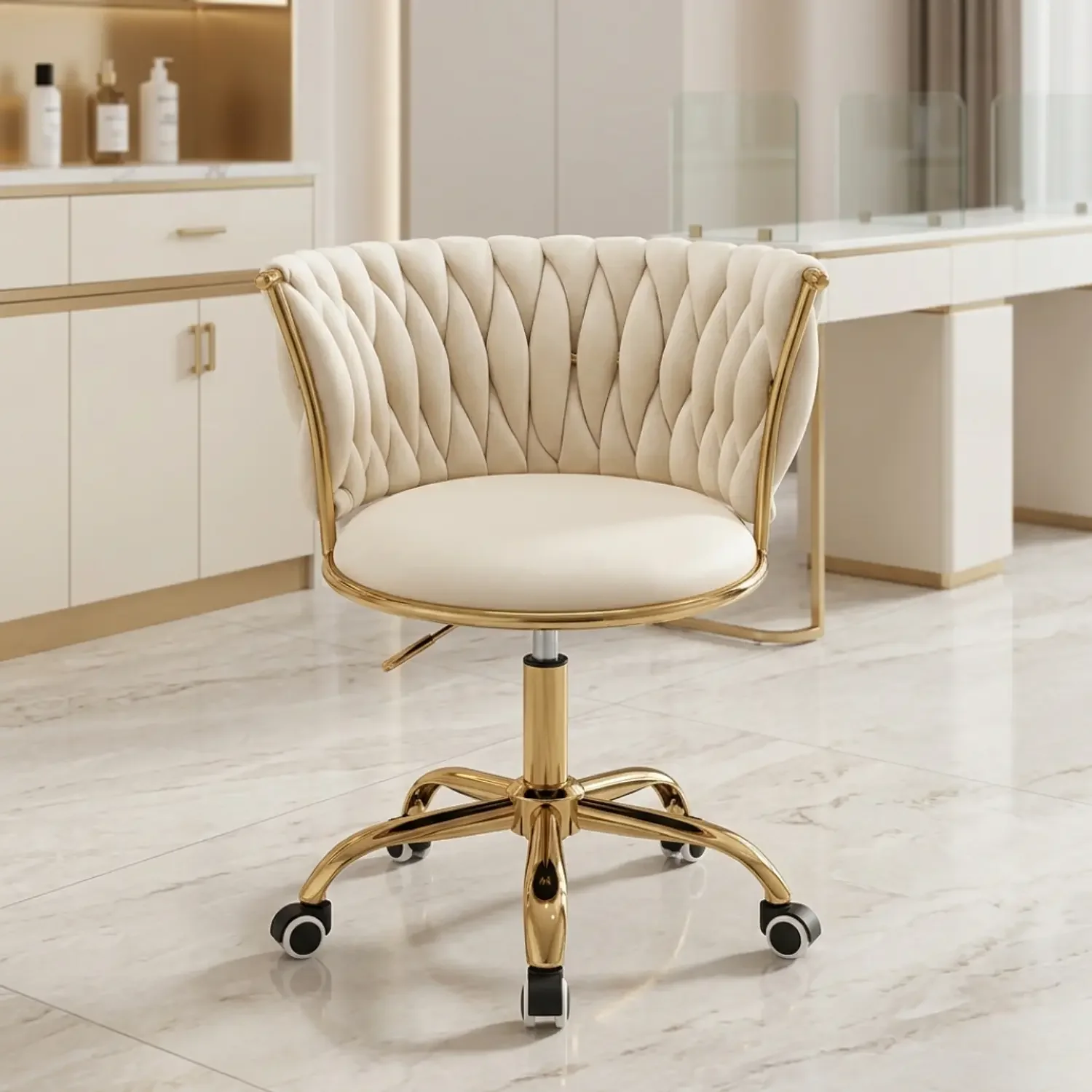 Genérica - Silla Manicure Profesional Velvet Con Ruedas Y Base Dorada Monaco Para Salón De Belleza Beige