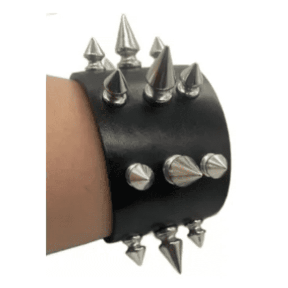 Brazalete punk rock remaches puntas