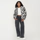 thumbnail image 4 of Polerón Mujer Peludo Full Print Blanco Animal Corona, 4 of 5